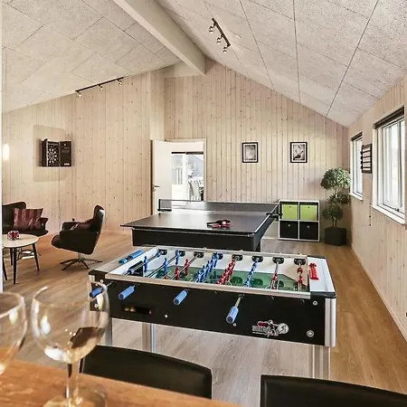 Prázdninový dům Sleeps 18 Pool Wifi