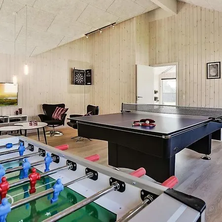 Prázdninový dům Sleeps 18 Pool Wifi Vejby Strand